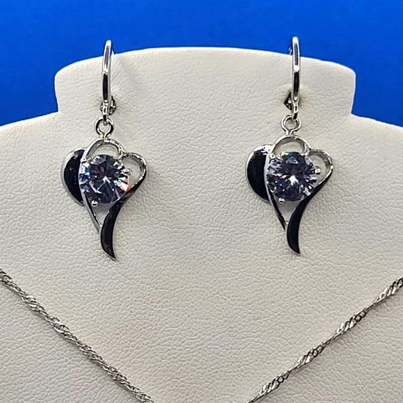 NEW Diamond Heart Necklace & Earrings in Sterling Silver - Picture 6 of 6